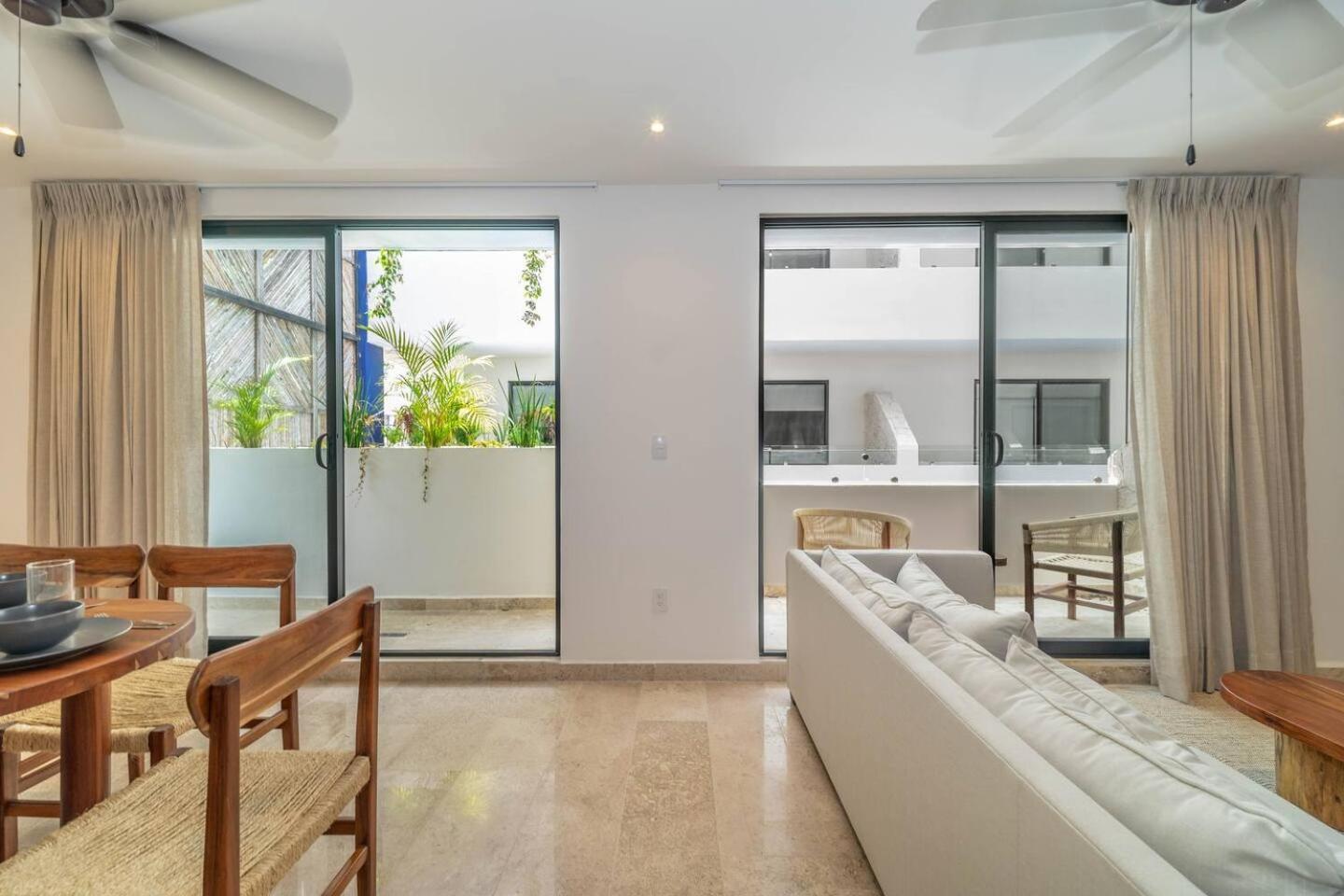 2 Bd With Private Balcony, Pool View, Gym *