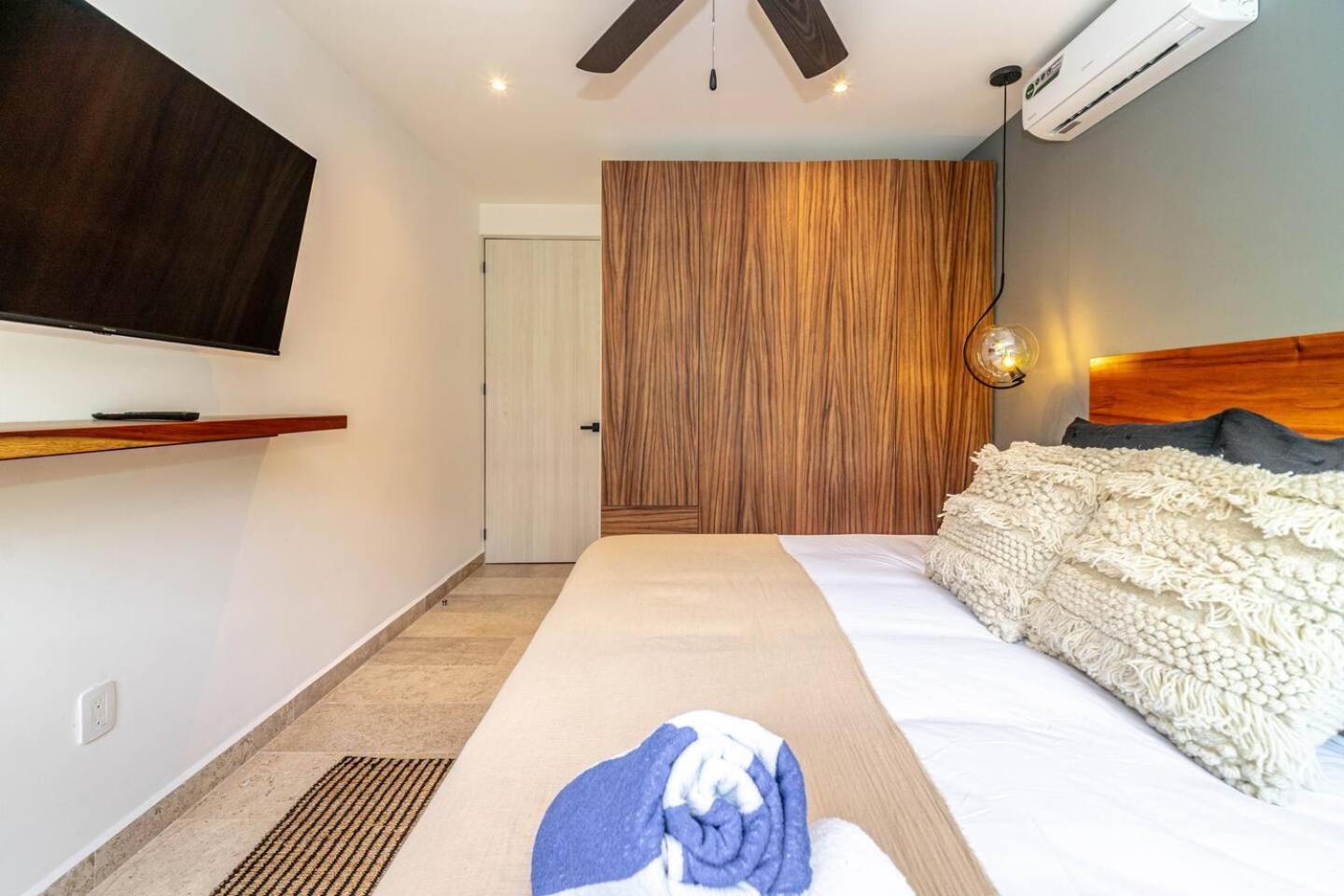 2 Bd With Private Balcony, Pool View, Gym *