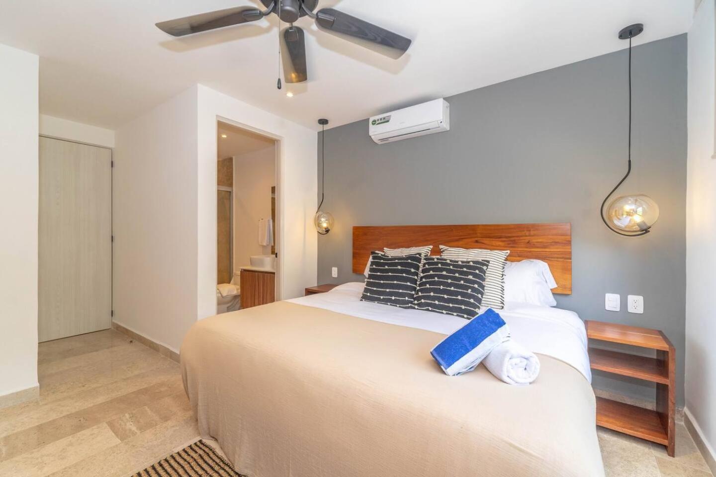 Holiday home 2 Bd With Private Balcony, Pool View, Gym